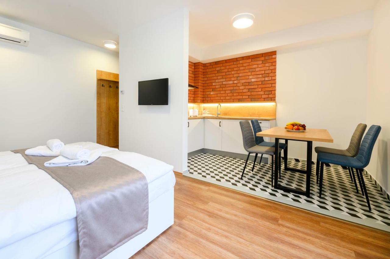 Berill Suites ชาร์วาร์ ภายนอก รูปภาพ