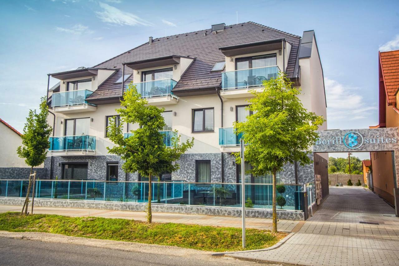 Berill Suites ชาร์วาร์ ภายนอก รูปภาพ